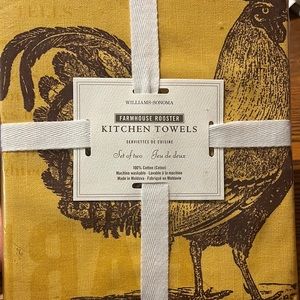 Set of 2 Williams Sonoma farmhouse rooster towels